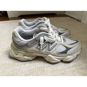 New Balance 9060 Sneakers – Women’s 8 / Men’s 6.5 (Unisex)
